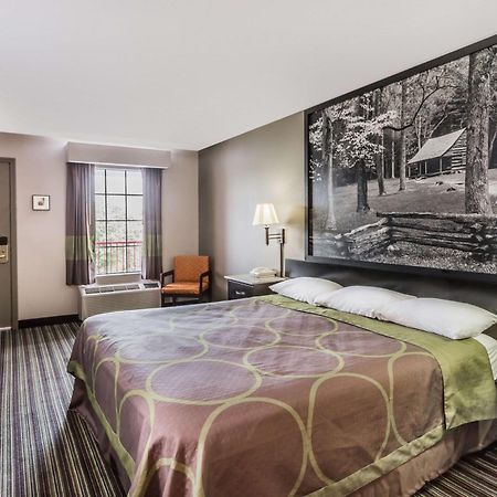 Super 8 By Wyndham Clinton Hotell Eksteriør bilde
